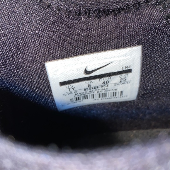 Size 7Y Nike Zoom Lebron James shoes - Picture 5 of 6